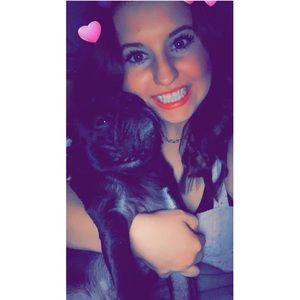 Meet your Posher, Alexis